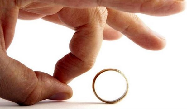 علت رواج ازدواج سفید در ایران چیست؟